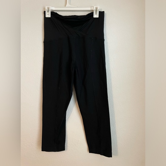 Ingrid & Isabel Black maternity cropped Leggings size M - Picture 4 of 4